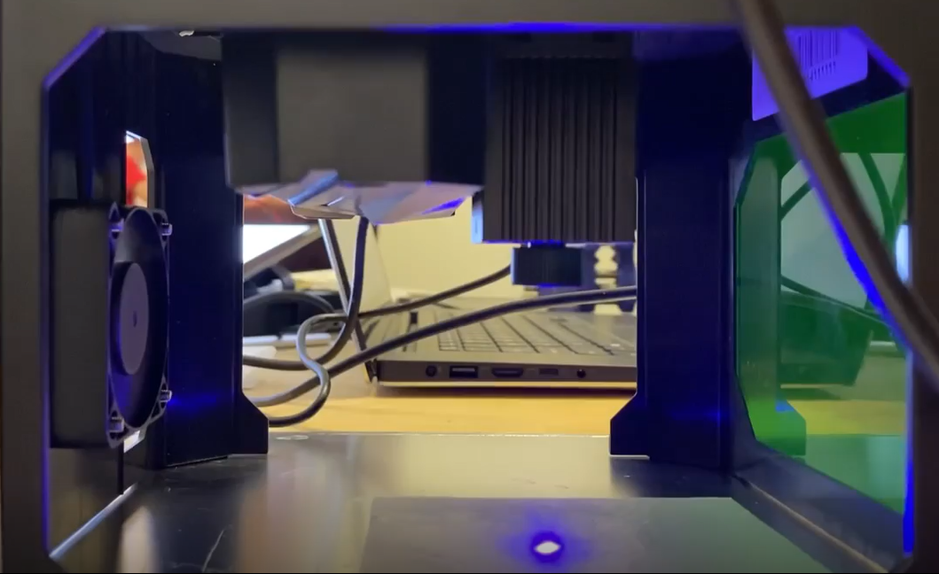 Laser cutting bovine pericardial tissue